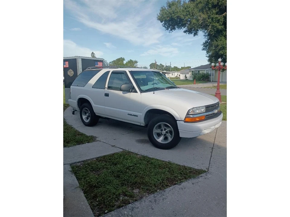 2002 Chevrolet S-10 Blazer 2nd Gen - Image 2 of 2
