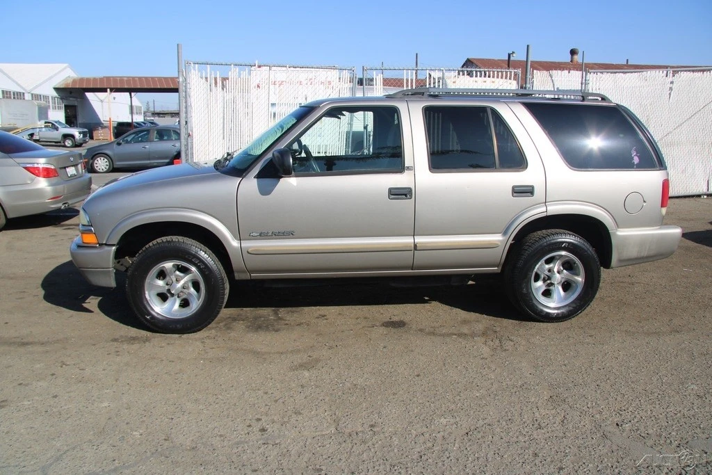 2002 Chevrolet S-10 Blazer 2nd Gen - Image 3 of 21