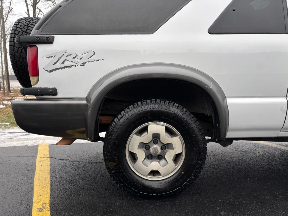 2002 Chevrolet S-10 Blazer 2nd Gen - Image 4 of 21
