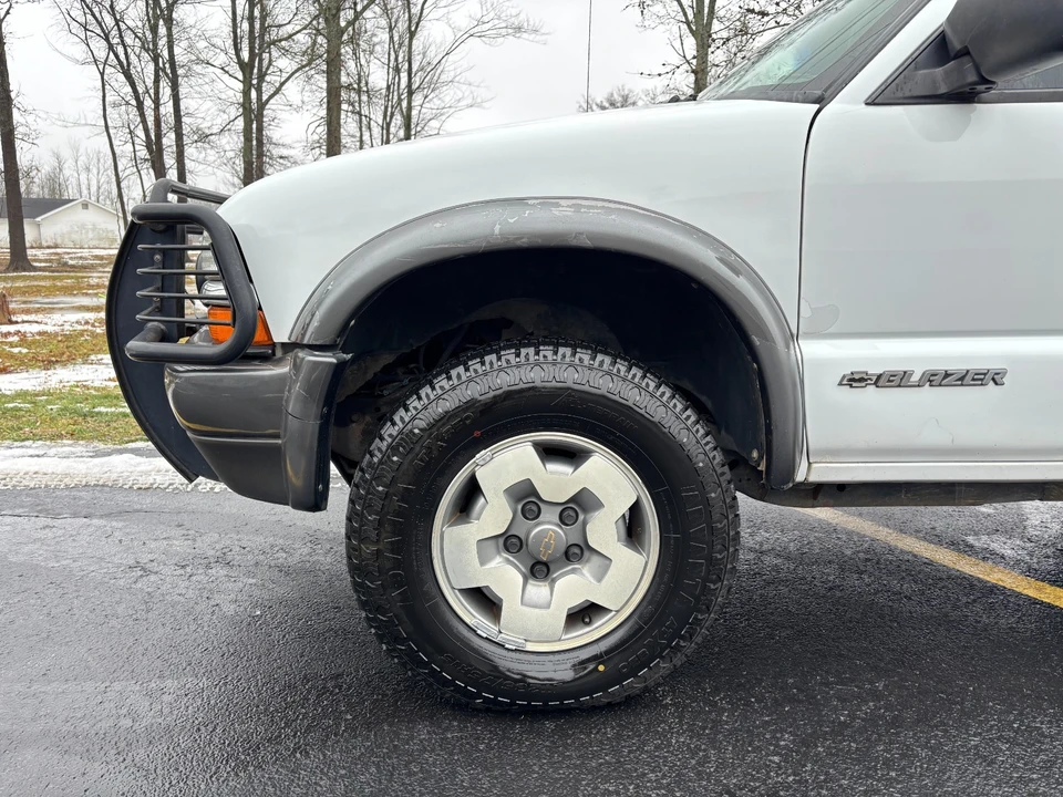 2002 Chevrolet S-10 Blazer 2nd Gen - Image 11 of 21