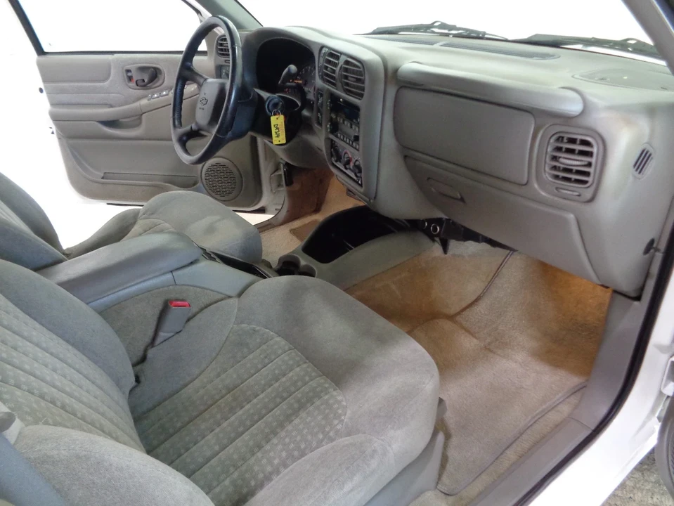 2002 Chevrolet S-10 Blazer 2nd Gen - Image 16 of 21