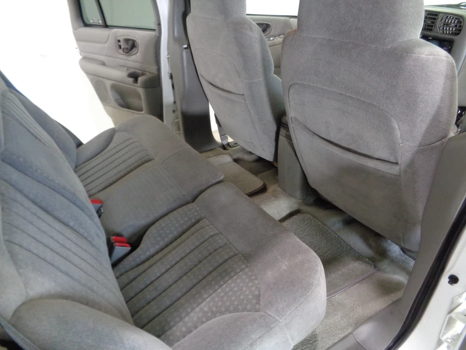 2002 Chevrolet S-10 Blazer 2nd Gen - Image 18 of 21