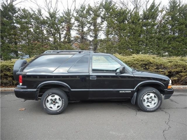 2002 Chevrolet S-10 Blazer 2nd Gen - Image 2 of 12