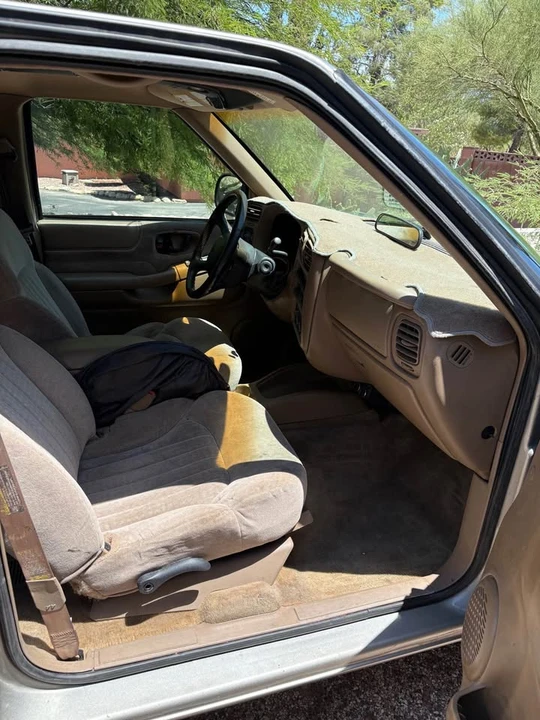 2002 Chevrolet Blazer - Image 10 of 16