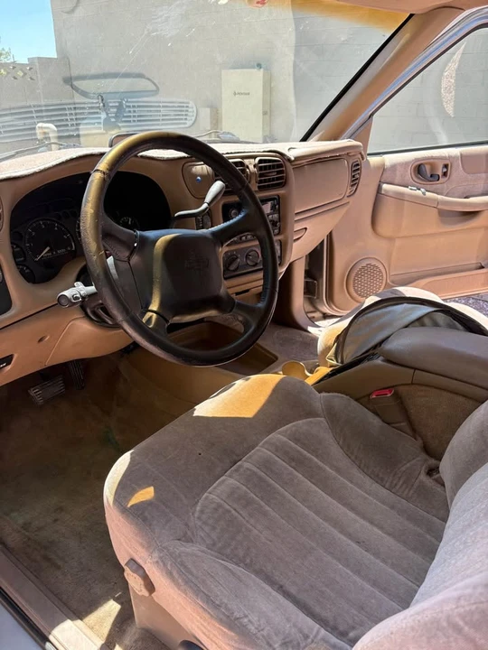 2002 Chevrolet Blazer - Image 11 of 16