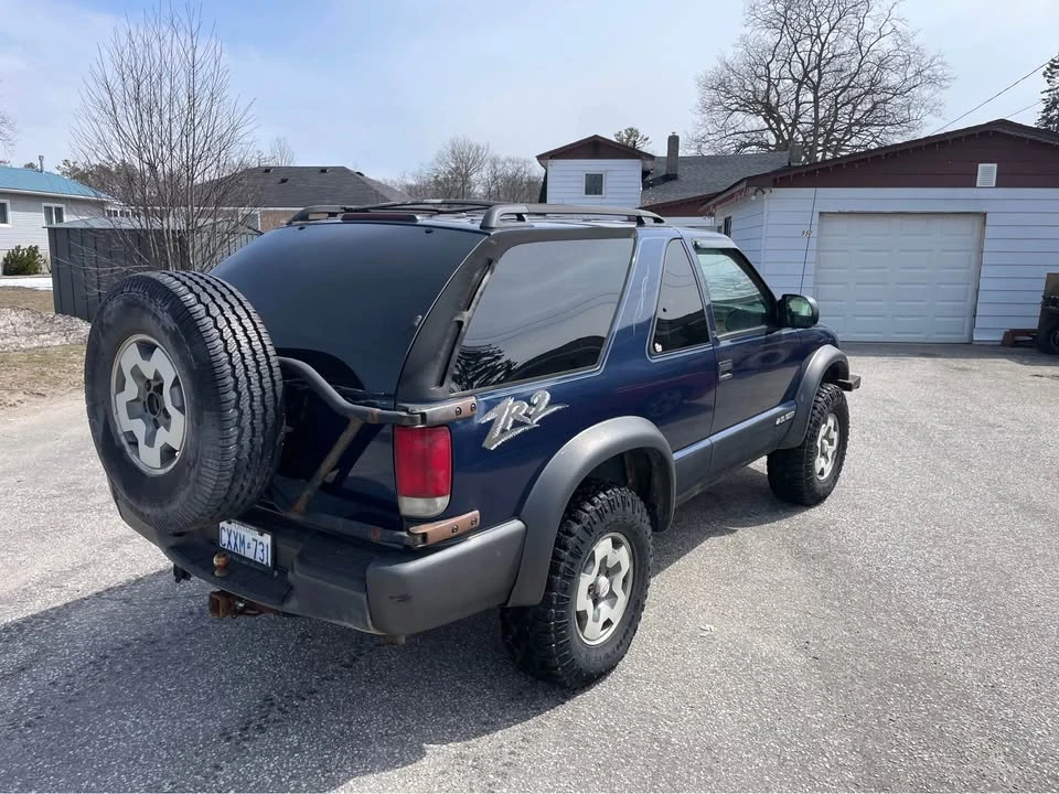 2002 Chevrolet S-10 Blazer 2nd Gen - Image 3 of 9