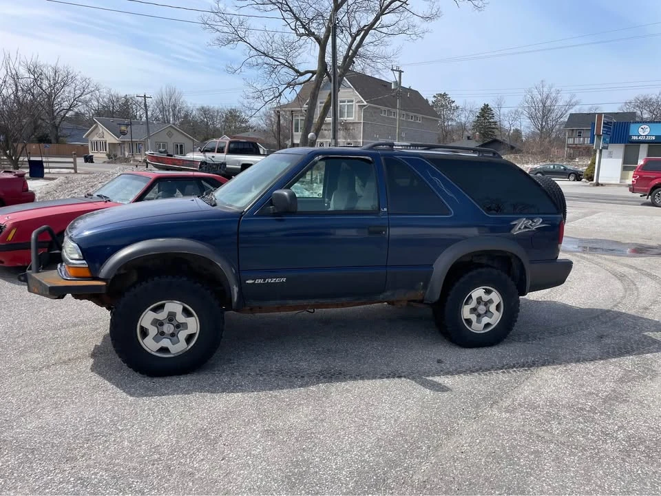 2002 Chevrolet S-10 Blazer 2nd Gen - Image 5 of 9