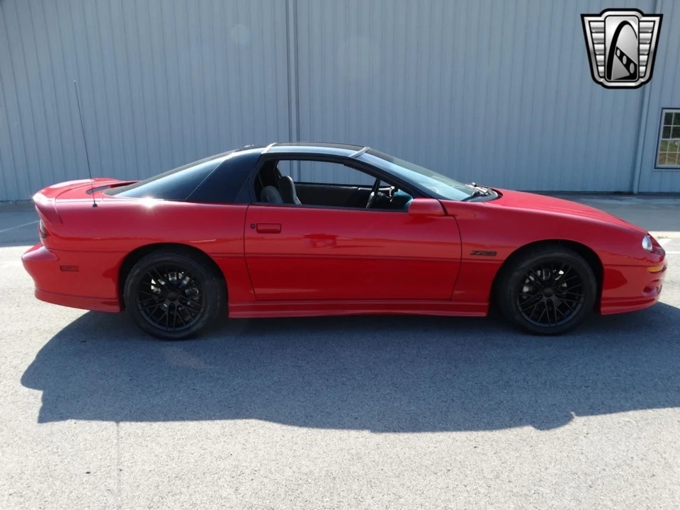 2002 Chevrolet Camaro 4th Gen - Image 10 of 12