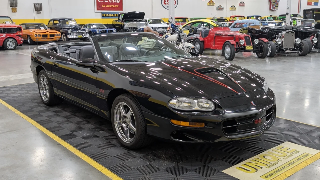 2002 Chevrolet Camaro 4th Gen - Image 2 of 13