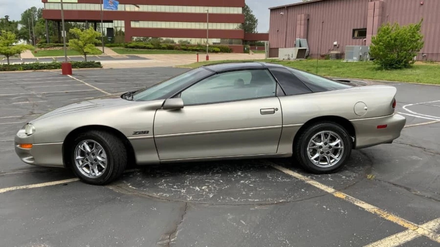2002 Chevrolet Camaro 4th Gen - Image 4 of 12