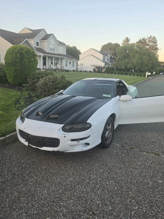2002 Chevrolet Camaro 4th Gen - Image 2 of 9