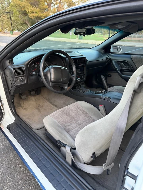 2002 Chevrolet Camaro 4th Gen - Image 6 of 9