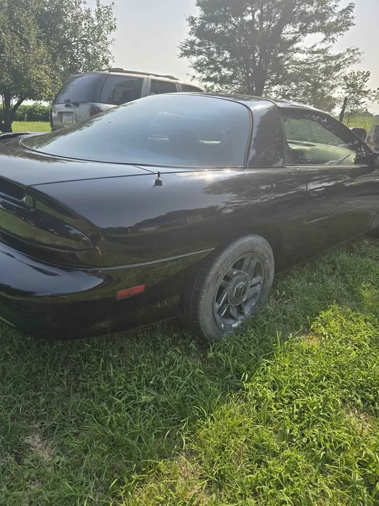2002 Chevrolet Camaro 4th Gen - Image 8 of 17