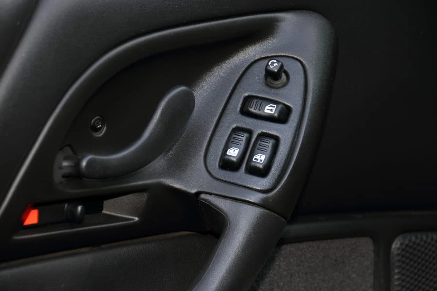 2002 Chevrolet Camaro SS 4th Gen - Image 24 of 31