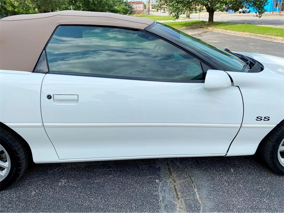 2002 Chevrolet Camaro SS 4th Gen - Image 10 of 28