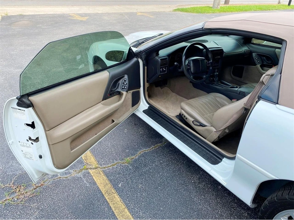 2002 Chevrolet Camaro SS 4th Gen - Image 16 of 28