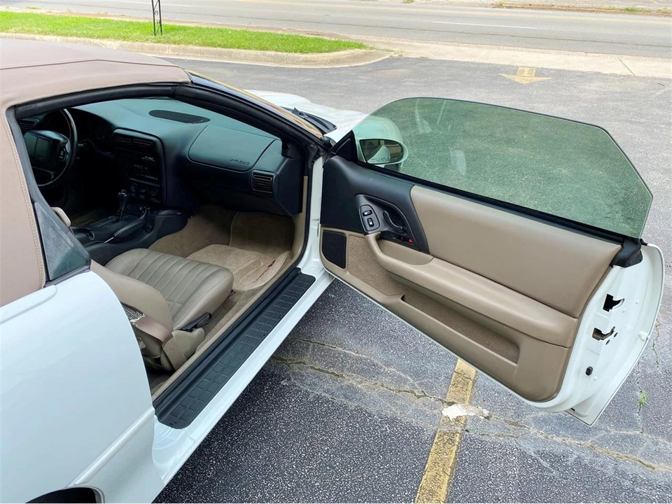 2002 Chevrolet Camaro SS 4th Gen - Image 19 of 28