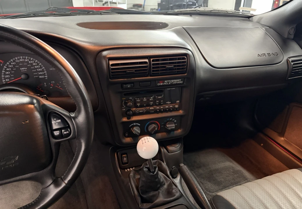 2002 Chevrolet - Image 10 of 25
