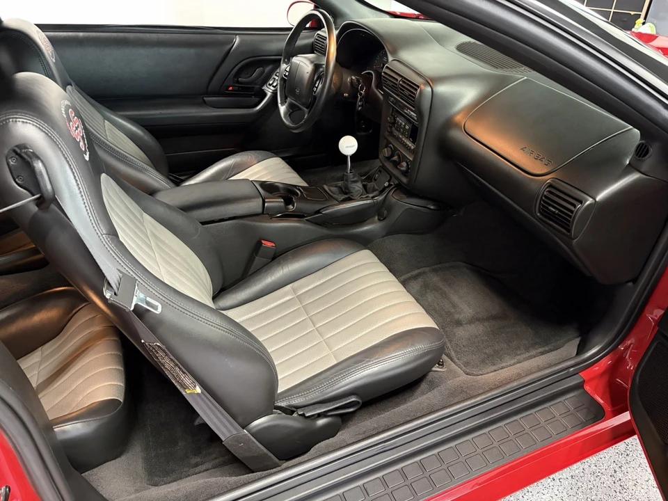 2002 Chevrolet - Image 11 of 25