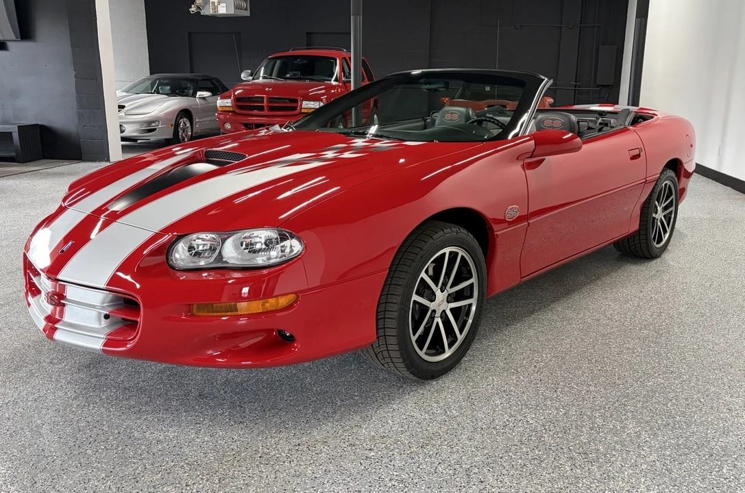 2002 Chevrolet - Image 4 of 25