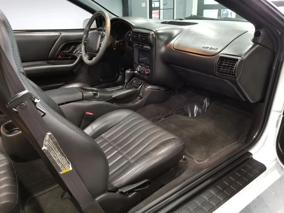 2002 Chevrolet - Image 17 of 31