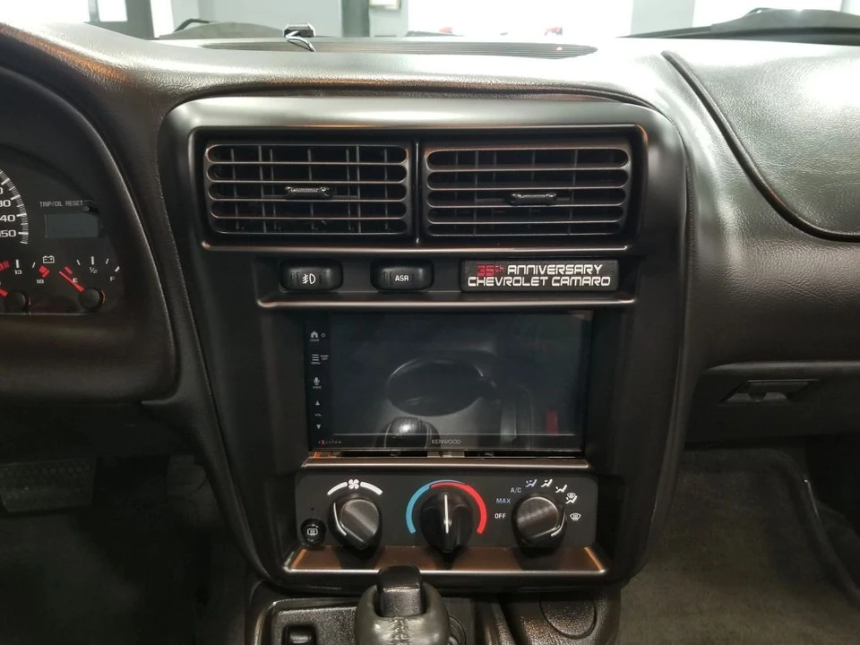 2002 Chevrolet - Image 14 of 31