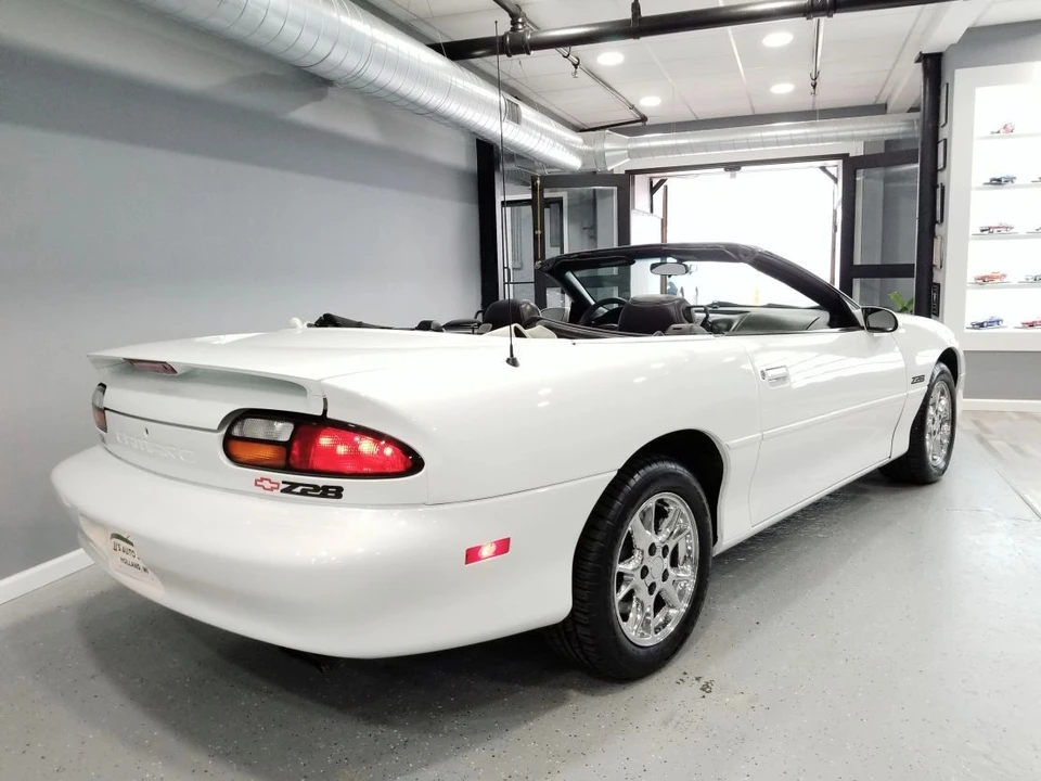 2002 Chevrolet - Image 4 of 31