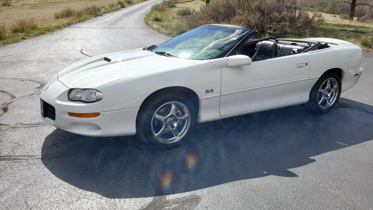 2002 Chevrolet Camaro SS 4th Gen - Image 11 of 31