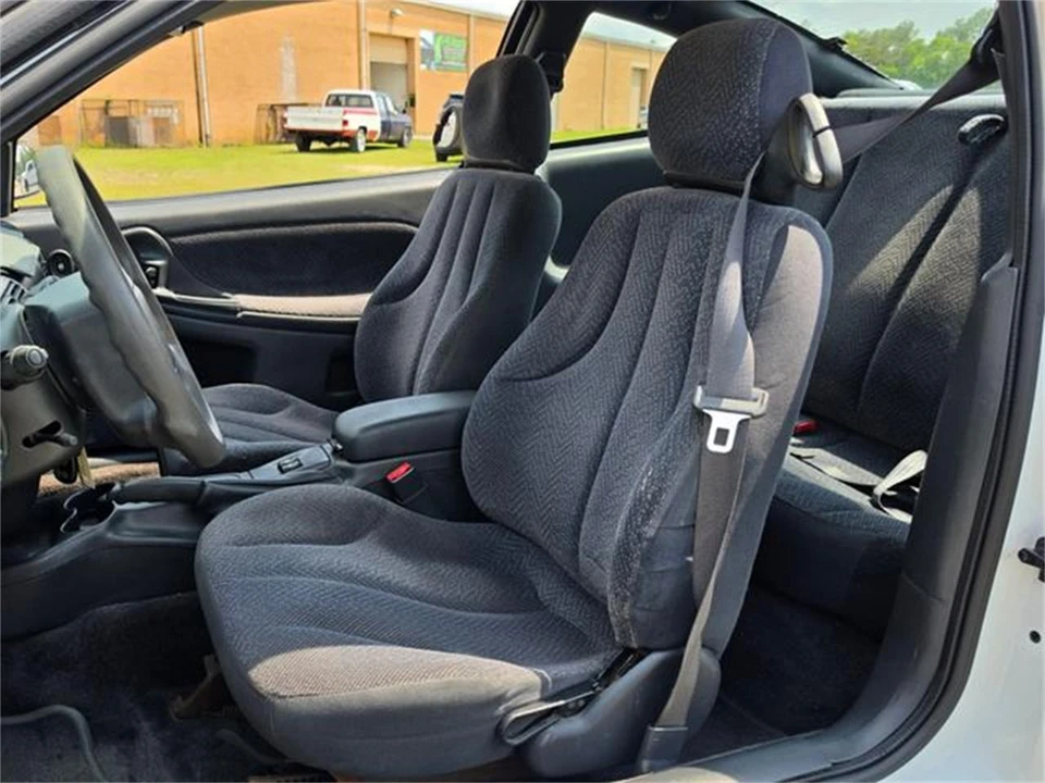 2002 Chevrolet Cavalier - Image 25 of 31