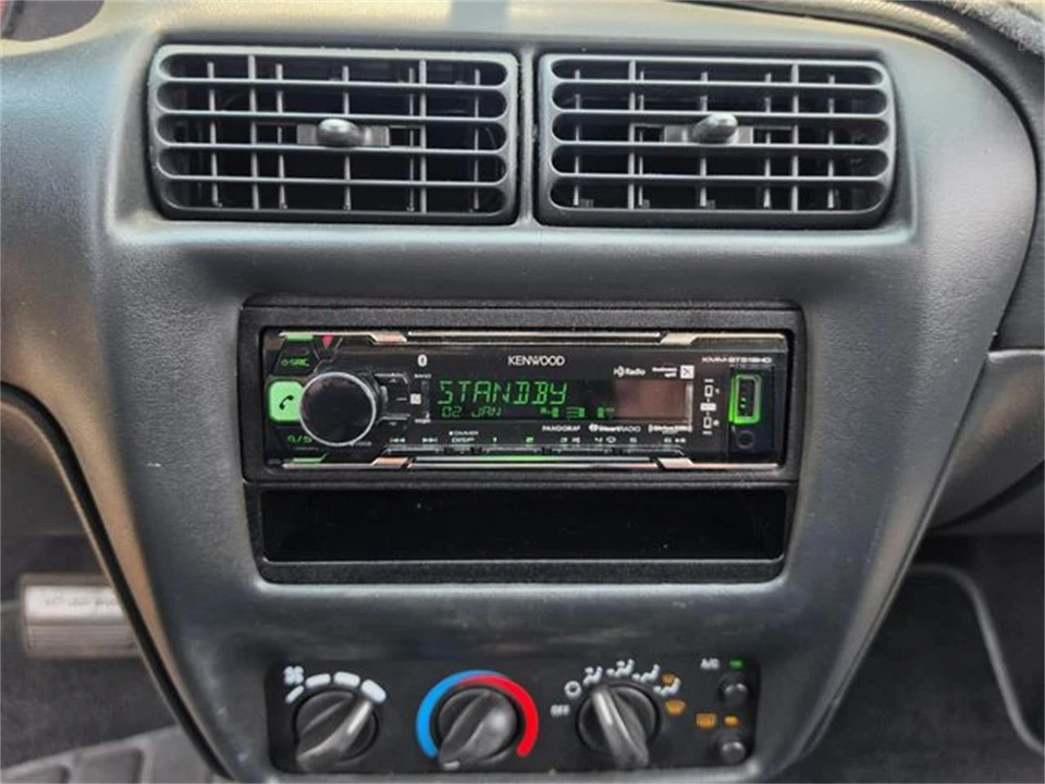 2002 Chevrolet Cavalier - Image 19 of 31
