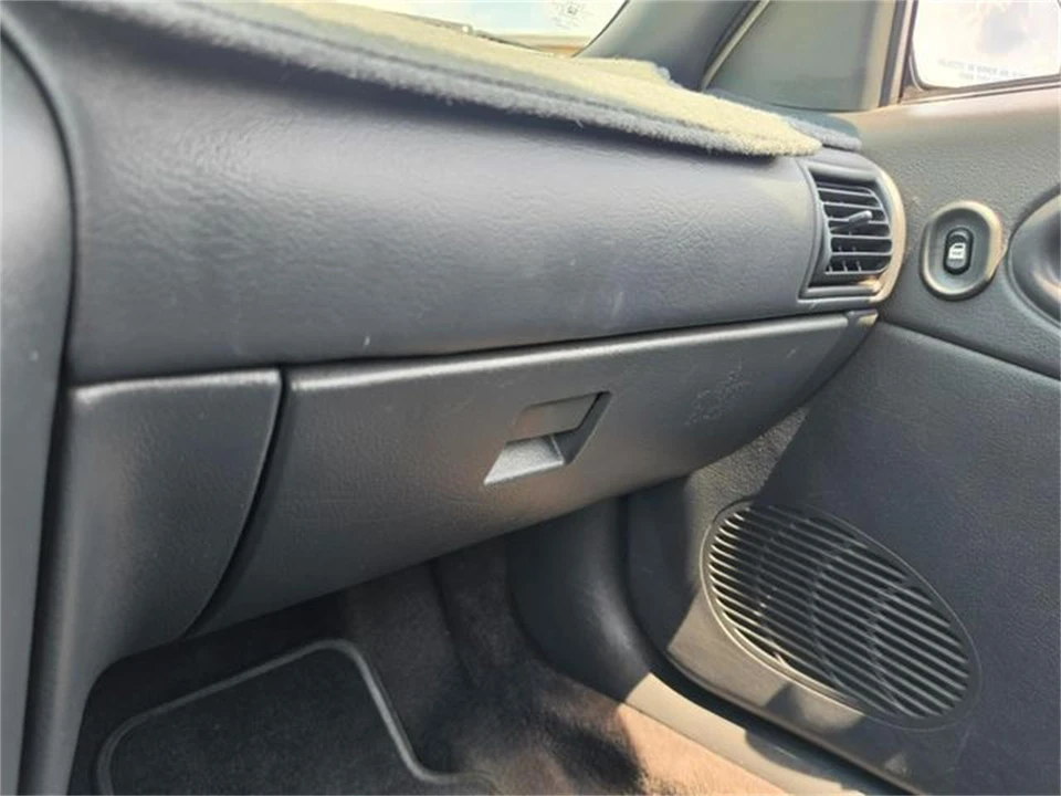 2002 Chevrolet Cavalier - Image 20 of 31