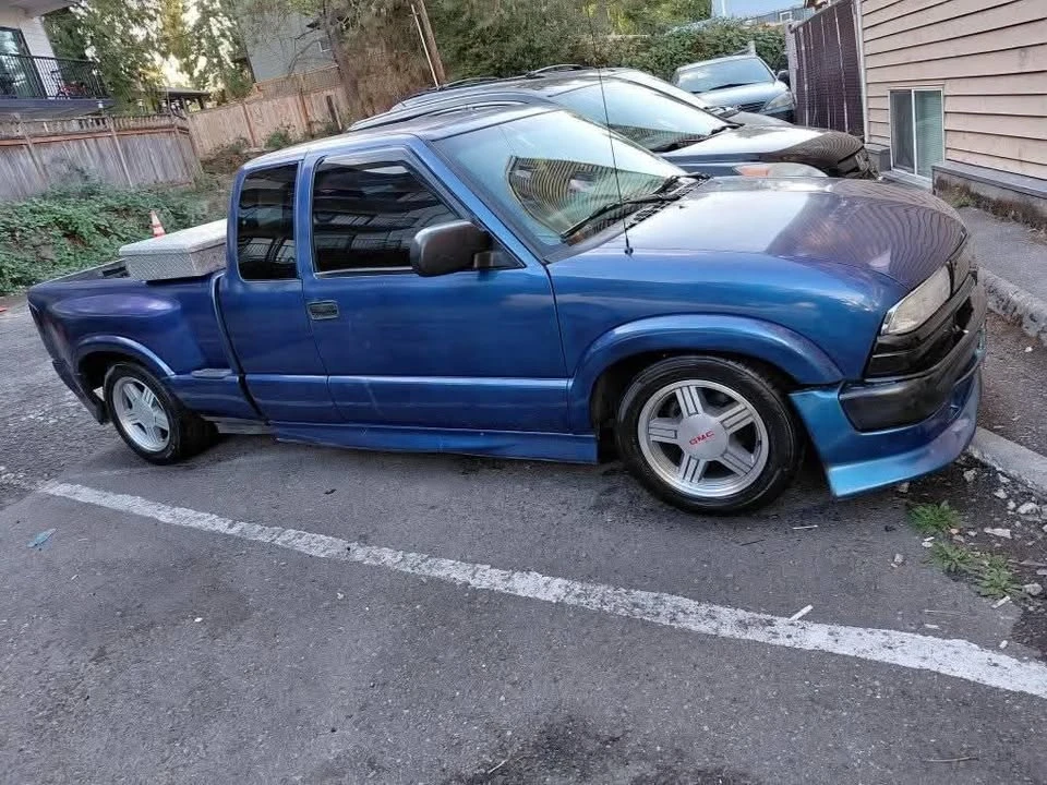 2002 Chevrolet S-10 - Image 2 of 6