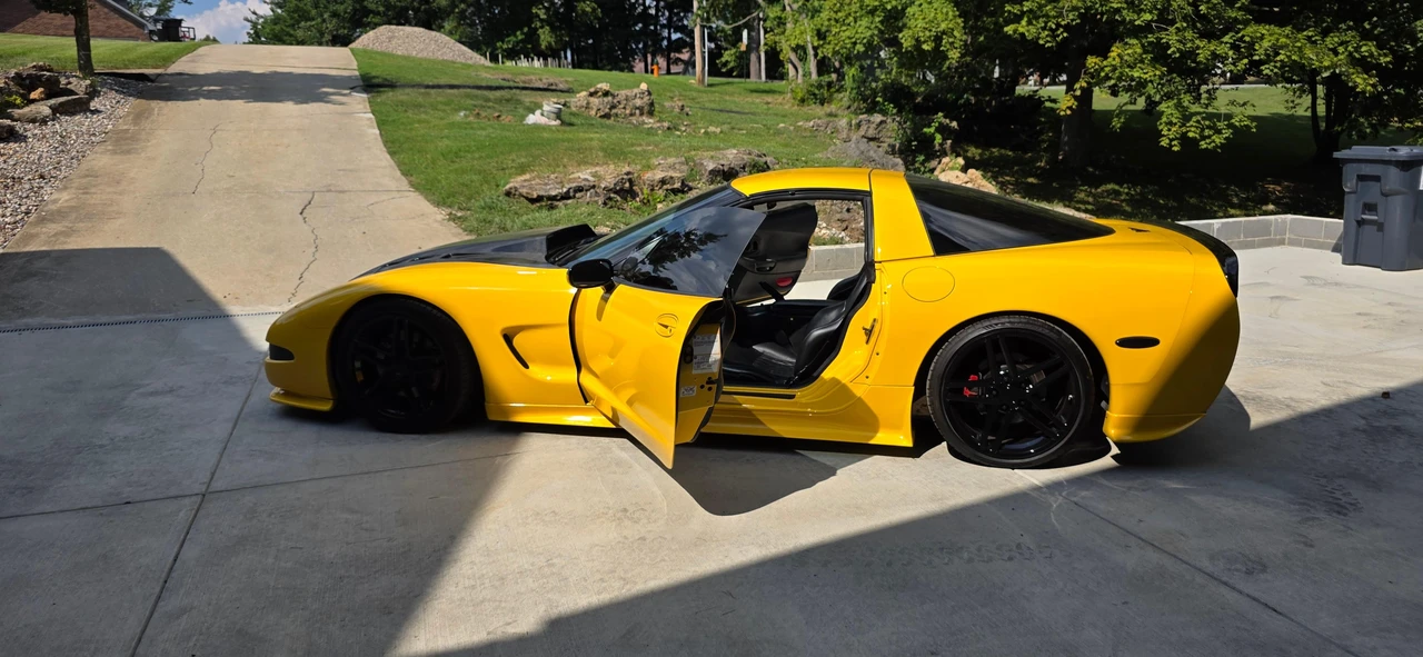 2002 Chevrolet Corvette - Image 17 of 31