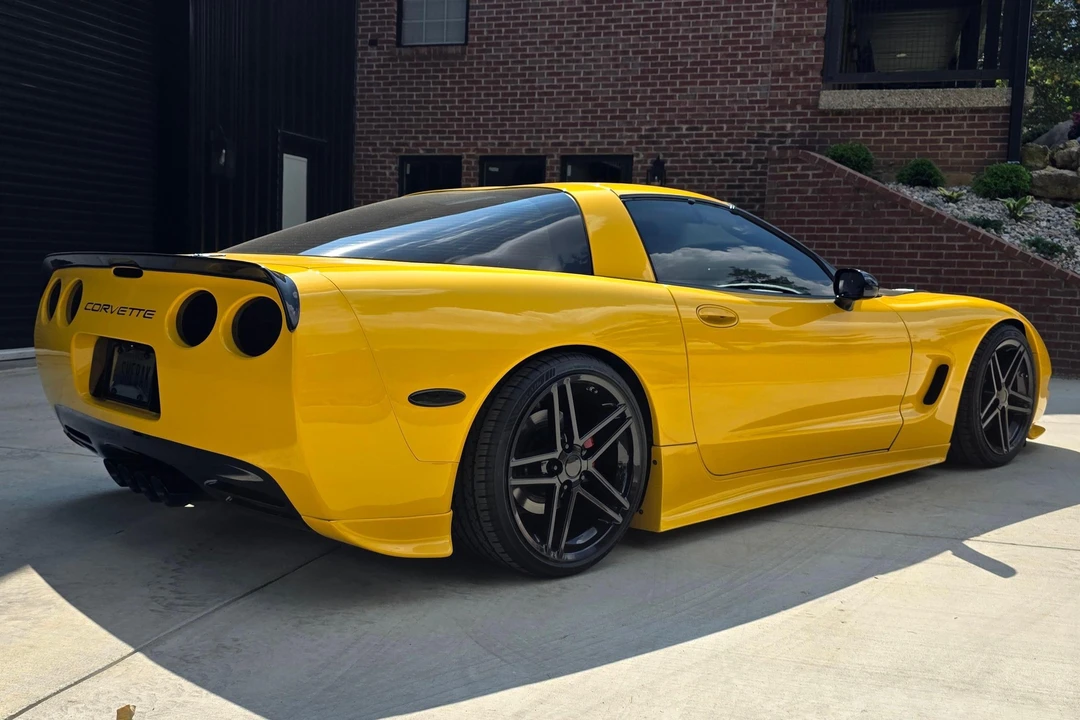 2002 Chevrolet Corvette - Image 4 of 31