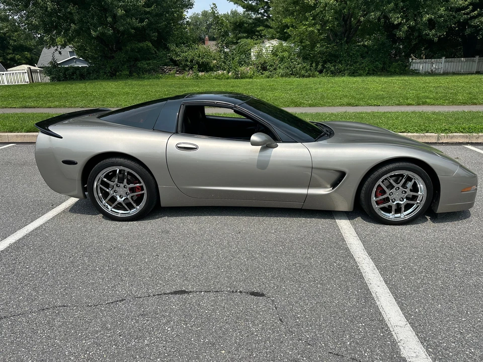 2002 Chevrolet Corvette - Image 11 of 31