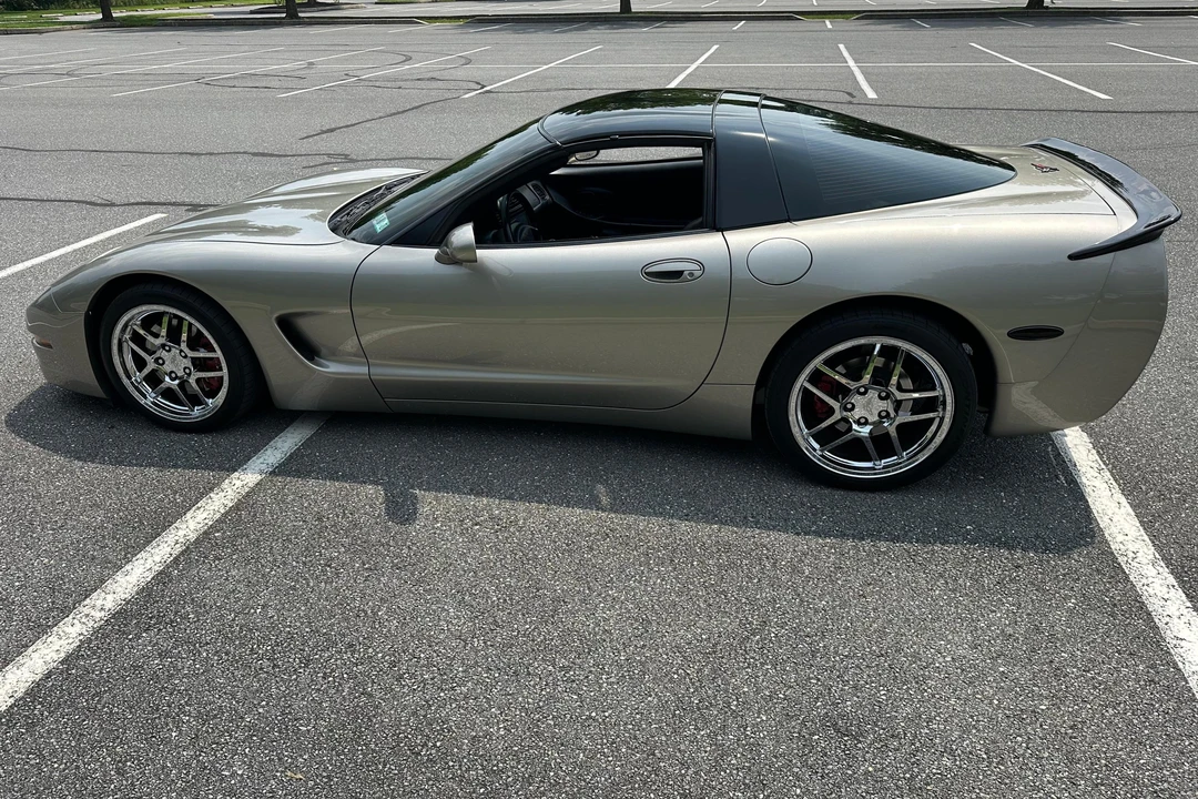 2002 Chevrolet Corvette - Image 3 of 31