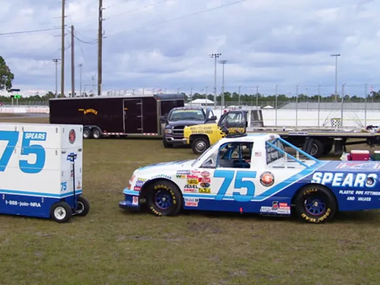 2002 Chevrolet Silverado - Image 4 of 5