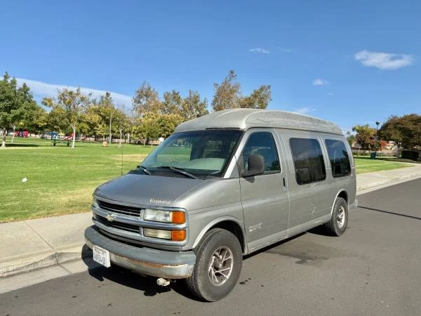 2002 Chevrolet Express - Image 3 of 15