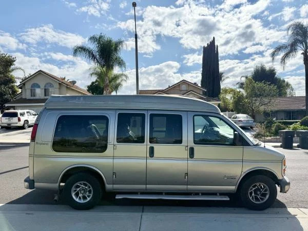 2002 Chevrolet Express - Image 6 of 15