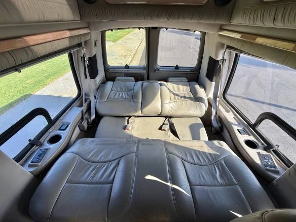 2002 Chevrolet Express - Image 11 of 15