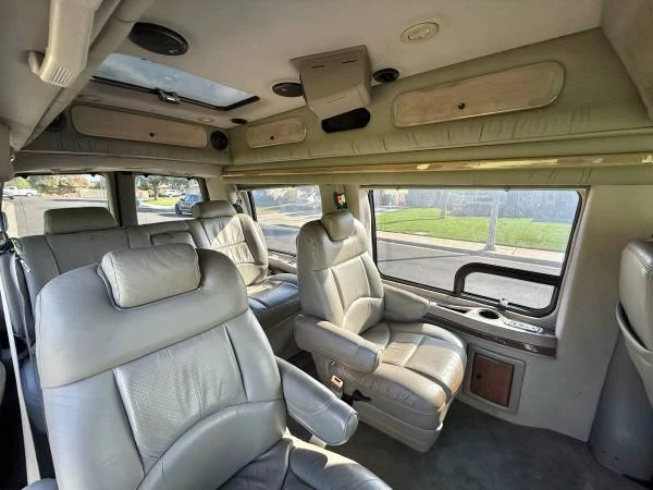 2002 Chevrolet Express - Image 13 of 15