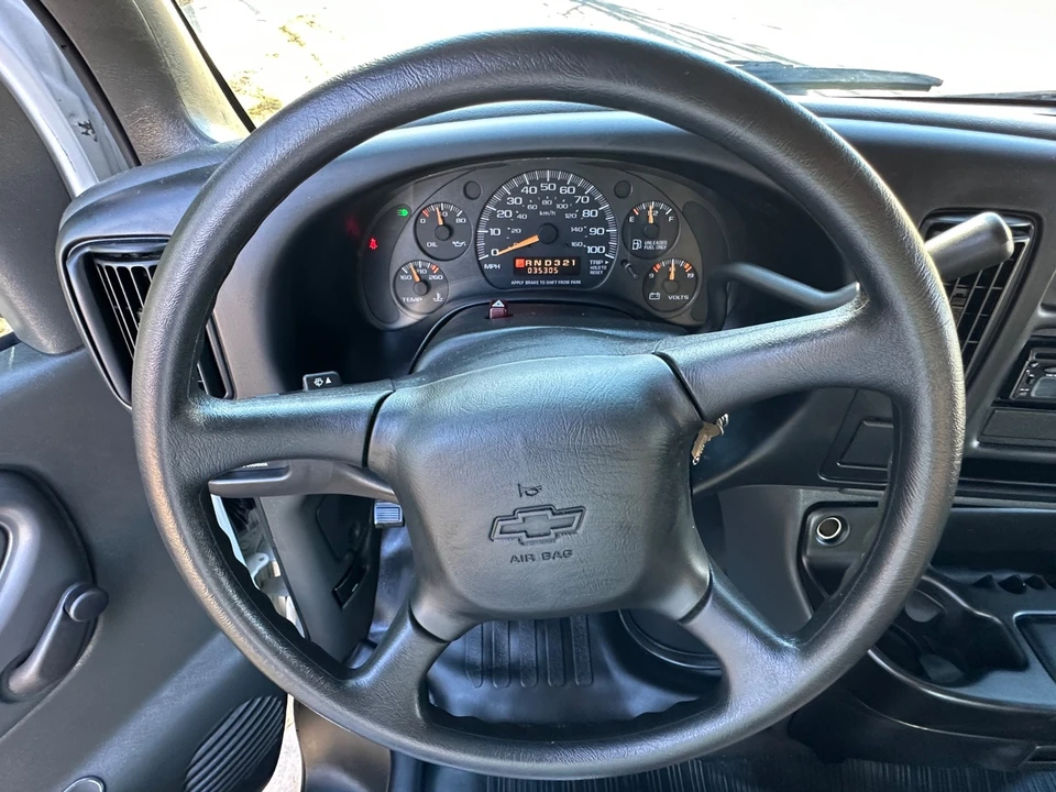 2002 Chevrolet Express - Image 3 of 21