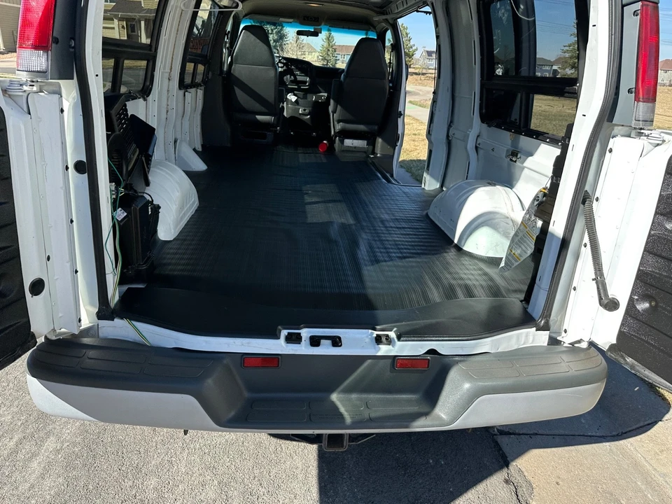 2002 Chevrolet Express - Image 6 of 21