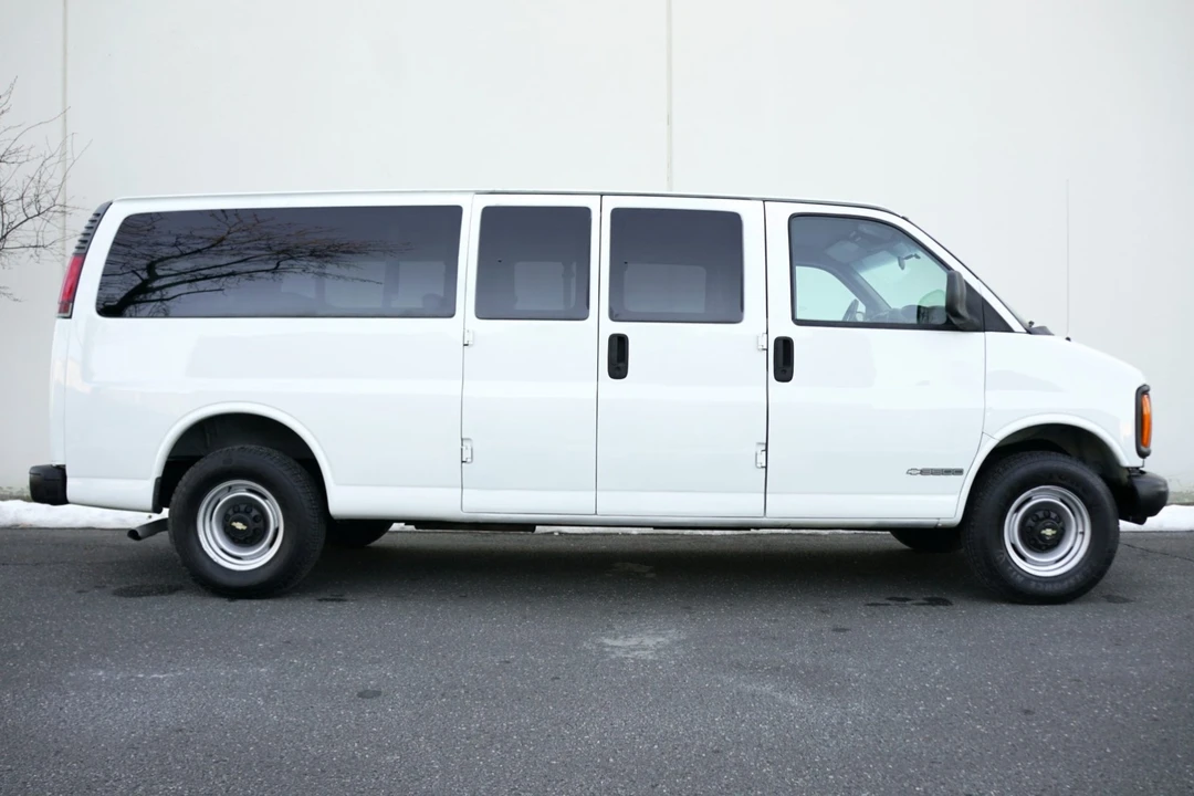 2002 Chevrolet Express - Image 3 of 7