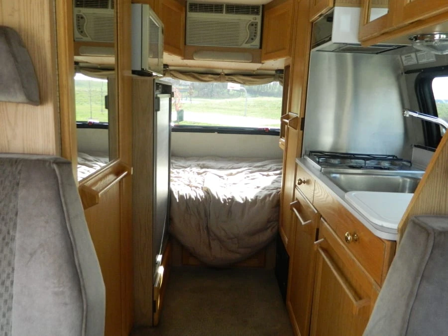 2002 Chevrolet Express - Image 7 of 7
