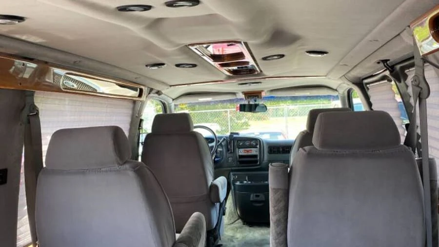 2002 Chevrolet Express - Image 7 of 16