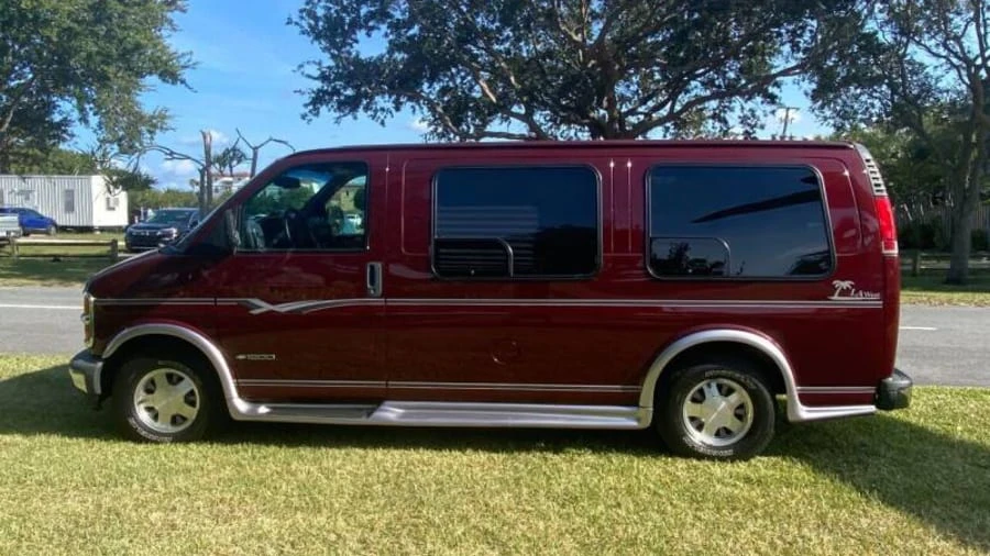 2002 Chevrolet Express - Image 2 of 16