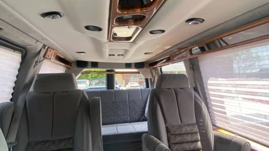 2002 Chevrolet Express - Image 5 of 16