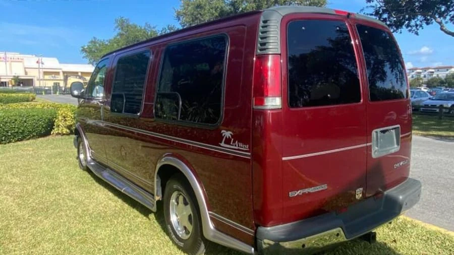 2002 Chevrolet Express - Image 3 of 16
