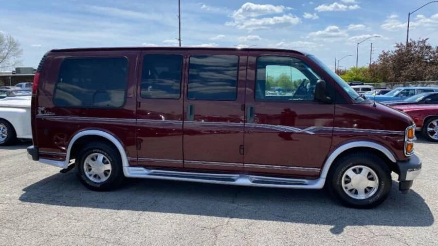2002 Chevrolet Express - Image 13 of 16